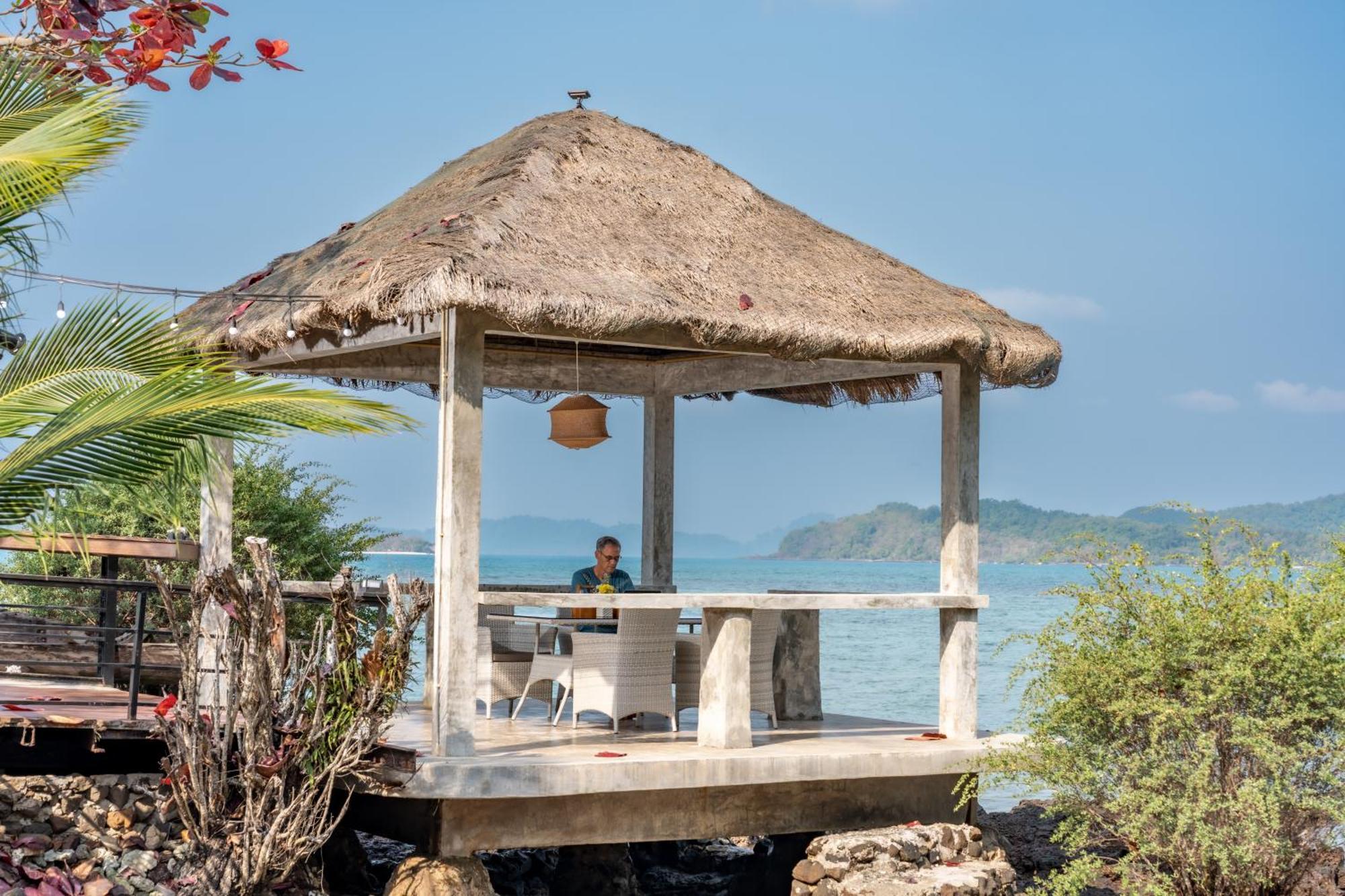 Ao Kao White Resort Koh Mak