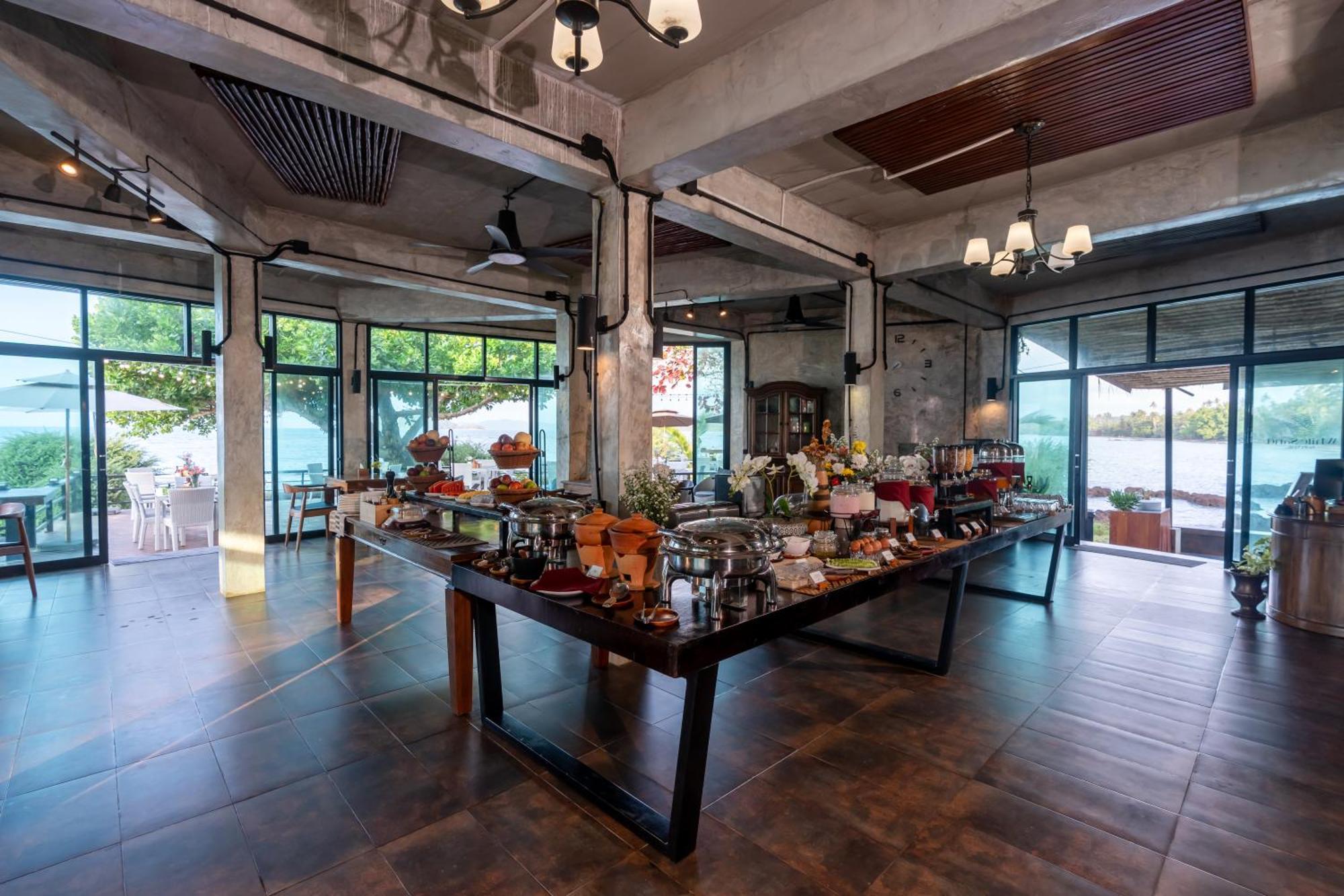 Ao Kao White Resort 3*
