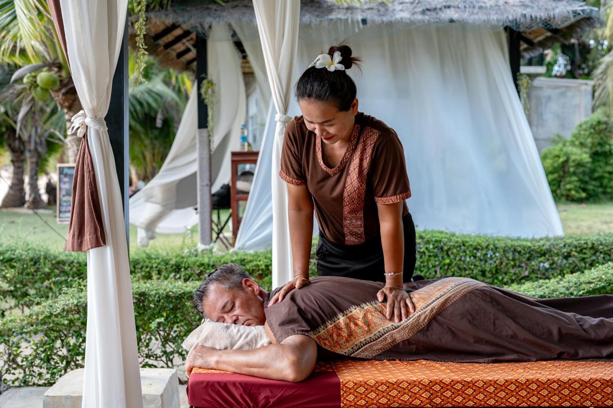 Resort Ao Kao White