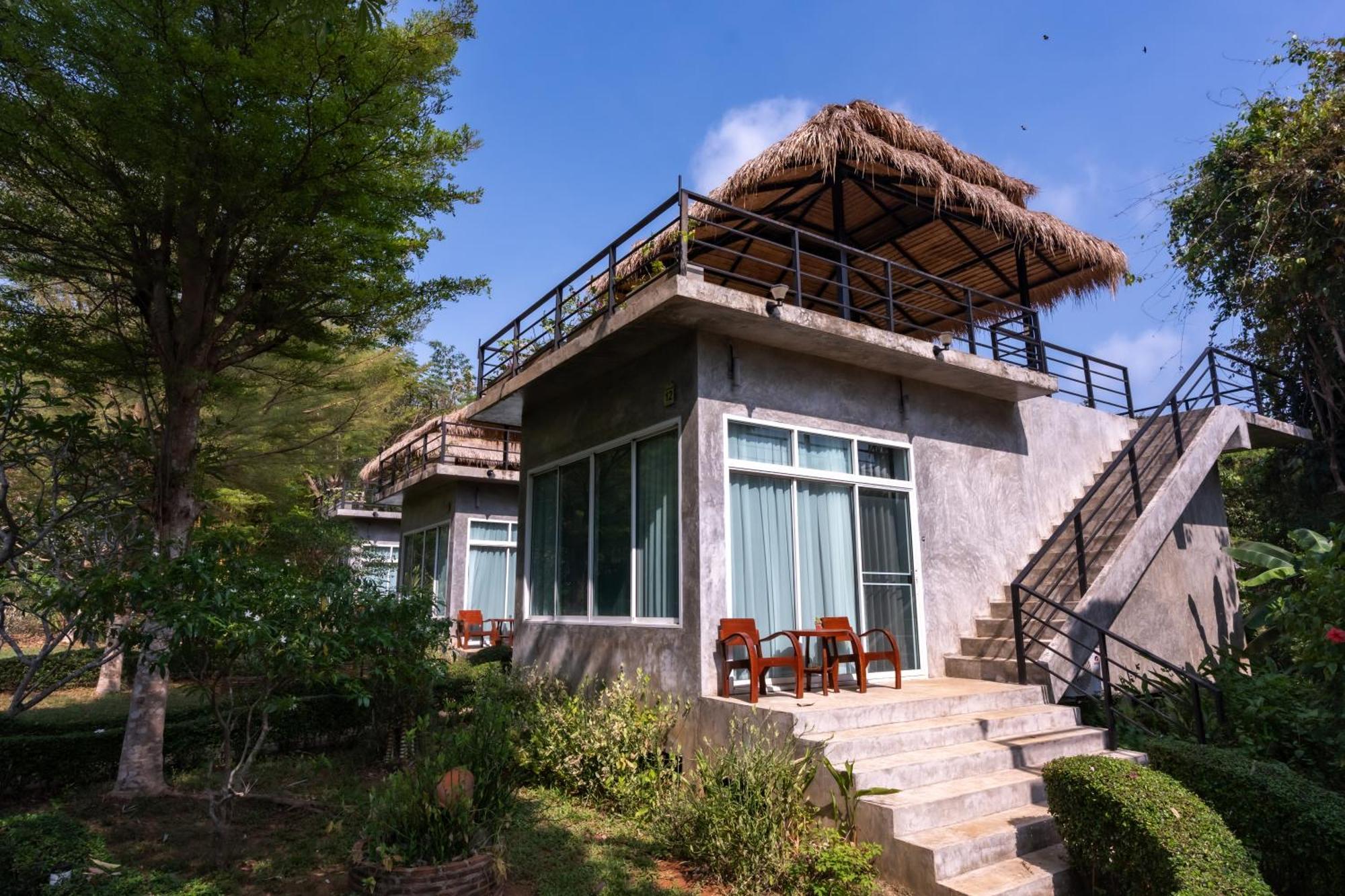 Ao Kao White 3*